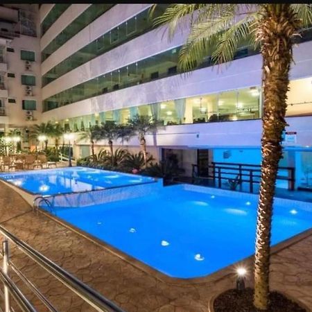 Apartamento Em Condominio Em ボンビーニャス エクステリア 写真