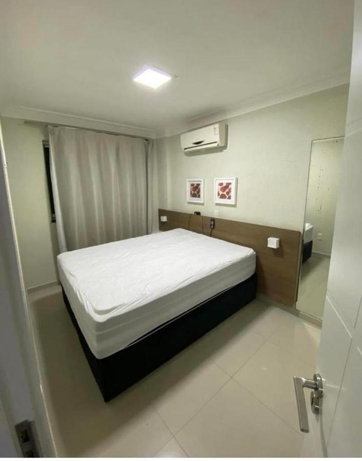 Apartamento Em Condominio Em ボンビーニャス エクステリア 写真
