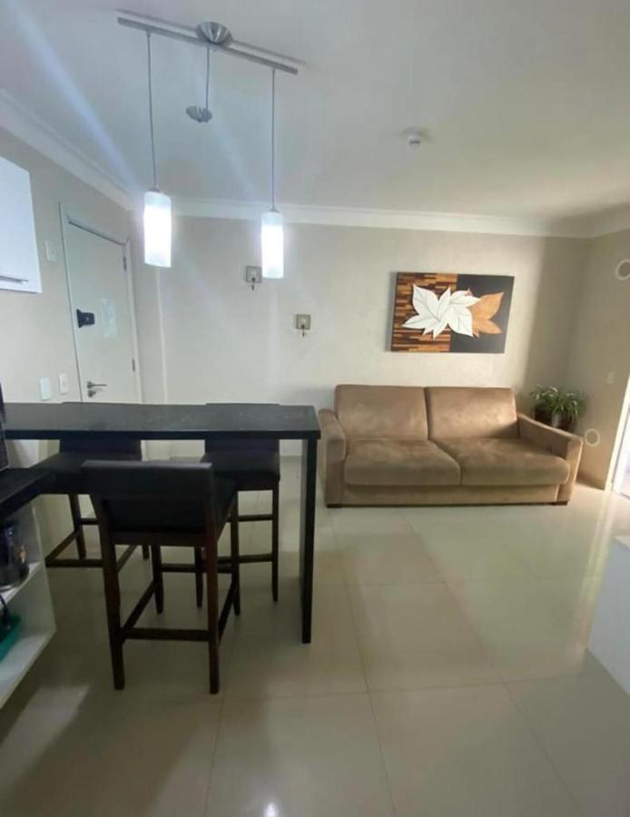 Apartamento Em Condominio Em ボンビーニャス エクステリア 写真
